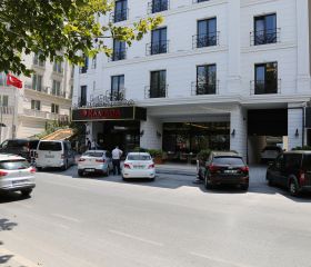 Ramada Hotel & Suites, Beyolu